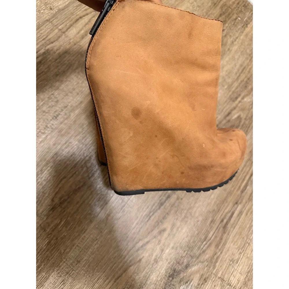 Matiko Womens Tan Leather Platform Wedge Ankle Boots Camel Size 8 Rear Zip Boot